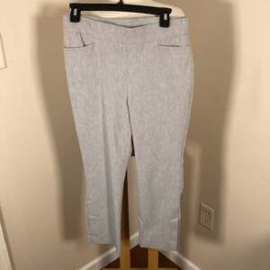 Chico's Brigitte So Slimming Ankle Pants in Light Gray Heather Pull-On Style